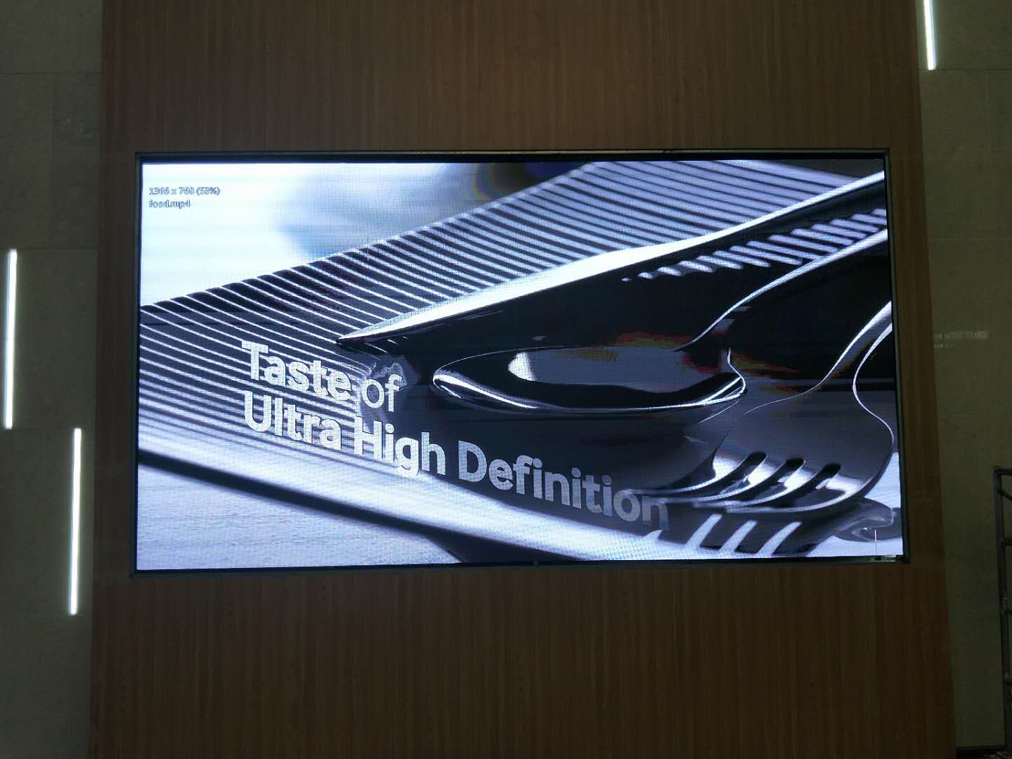 江蘇LED<a href=http://m.zisens.com/quancai/ target=_blank class=infotextkey>全彩顯示屏</a>P2.5全彩LED顯示大屏圖片